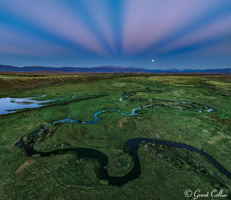 Anti-Crepuscular Rays over Illinois River in Colorado