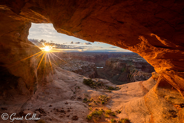 Arch near Robbers Roost, Utah