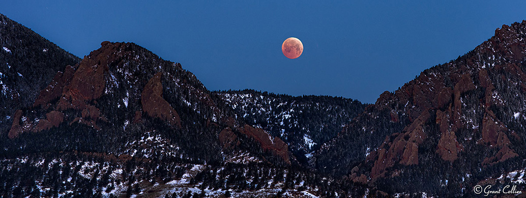 Total Lunar Eclipse, Boulder Flatirons
