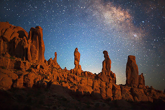 Marching Men, Arhces, night photography, the Milky Way
